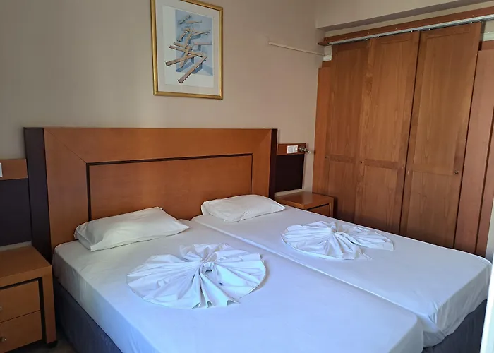 Bristol Aparthotel 2*