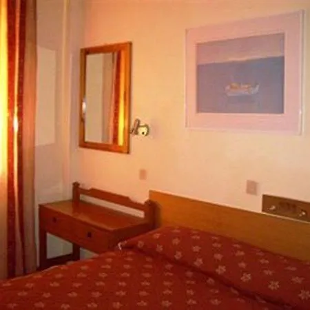 Bristol Aparthotel 2*